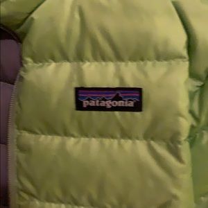 Kids Green Patagonia puff jacket